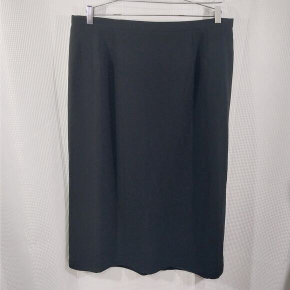 NWT! MAGGIE BARNES! LUXE BLACK DRAPEY, FLOWING MICROFIBER SKIRT! SZ 18W - Picture 2 of 11